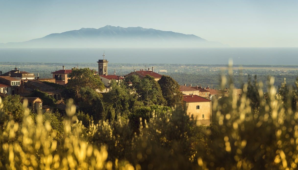 Vista panoramica di Riparbella dall'alto