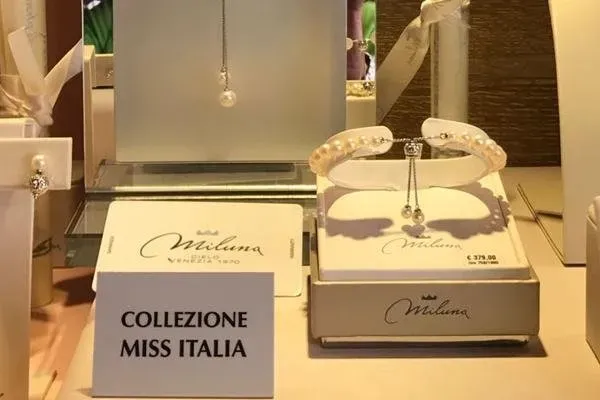 anelli e orecchini