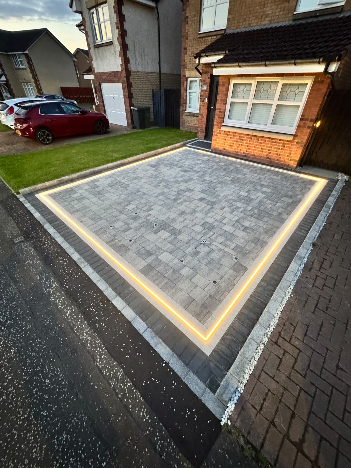 Tobermore Shannon Slate driveway with Sienna Cube double border and LED detailing