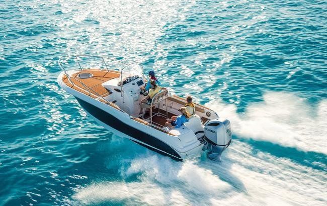 BF200 Hero Lifestyle — Outdoor Motor In Yarrawonga, NT BF200 Hero Lifestyle — Outdoor Motor In Yarrawonga, NT