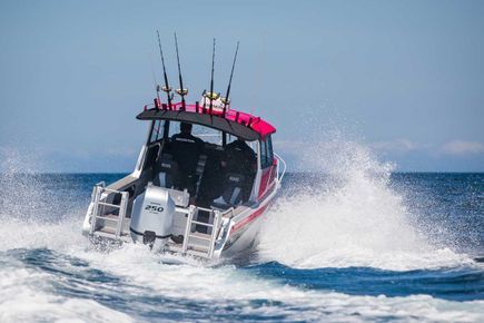 BF250 Hero Lifestyle — Outdoor Motor In Yarrawonga, NT BF250 Hero Lifestyle — Outdoor Motor In Yarrawonga, NT