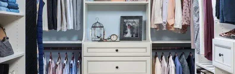 Walk in closet system