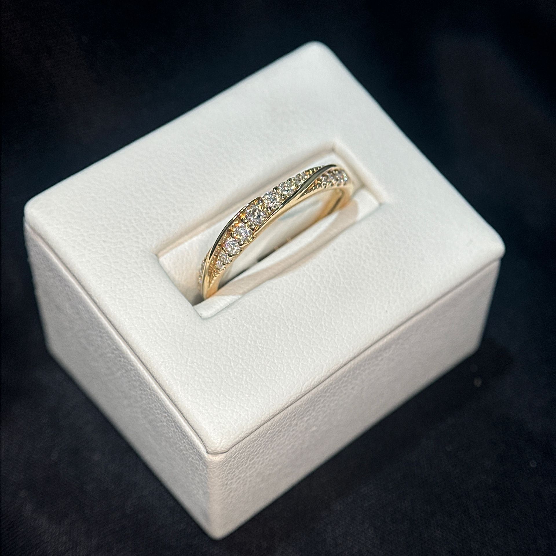 14K Yellow Gold Diamond 0.25 CTW Diamond Twist Band