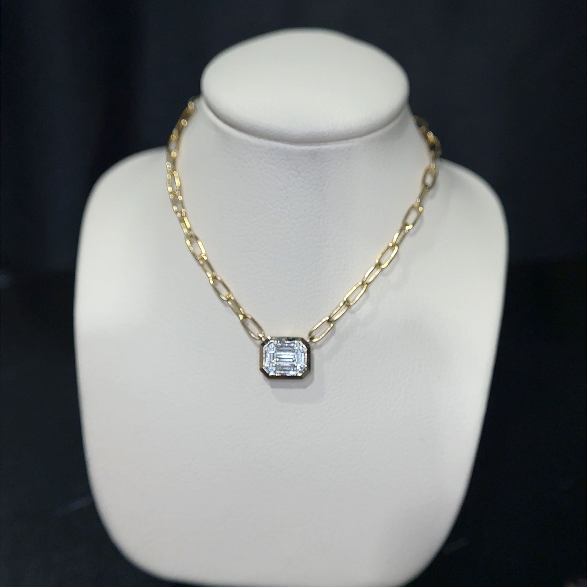 Yellow Gold Emerald-shaped Diamond Necklace