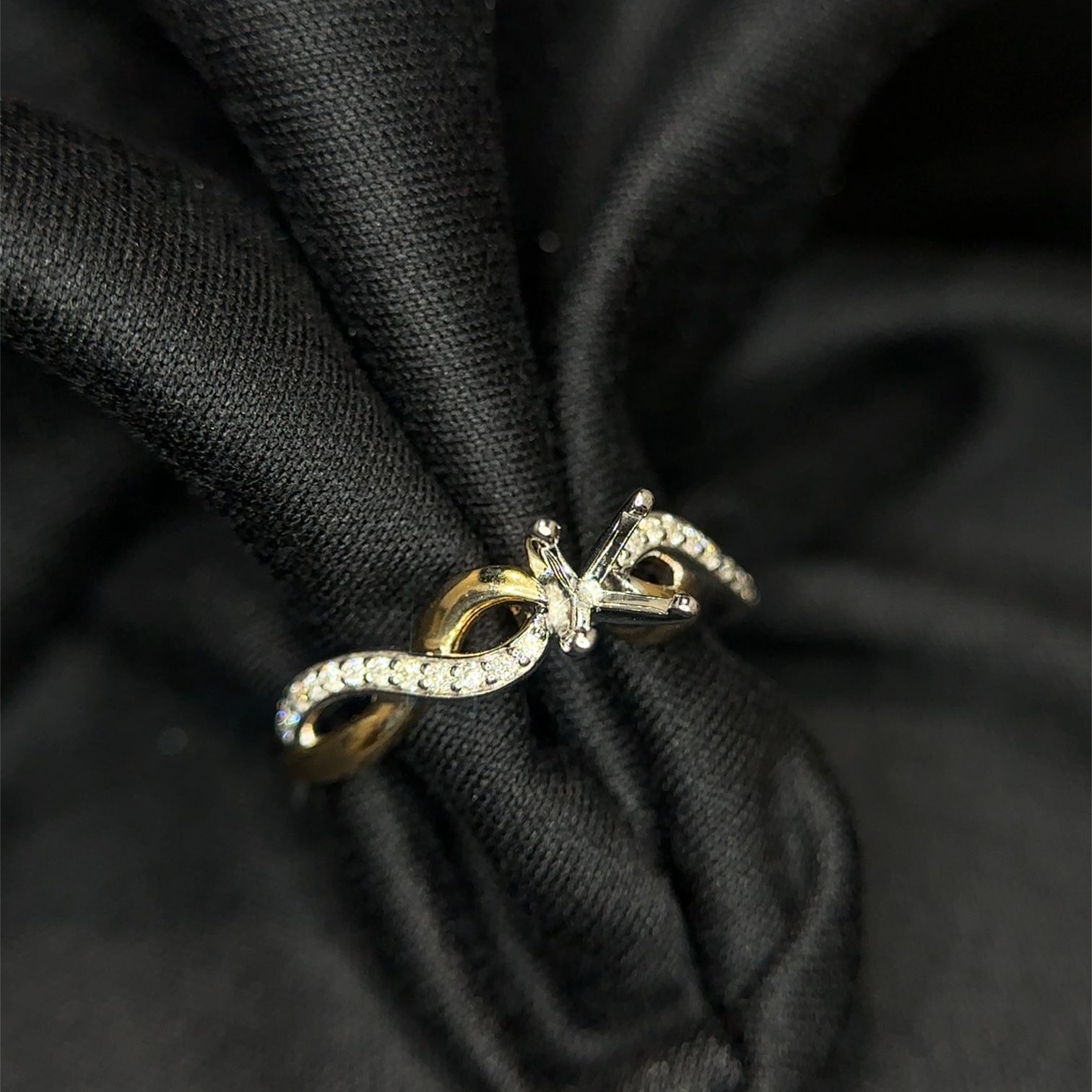 14K Two Tone Semi Mount Diamond Ring