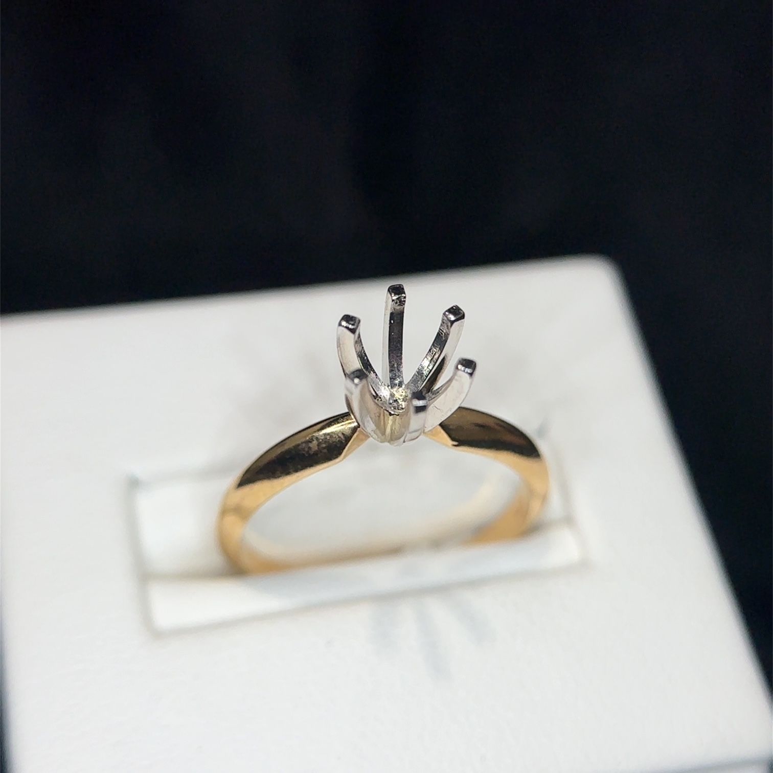 14K Yellow Gold Solitaire Mounting with White Gold Head