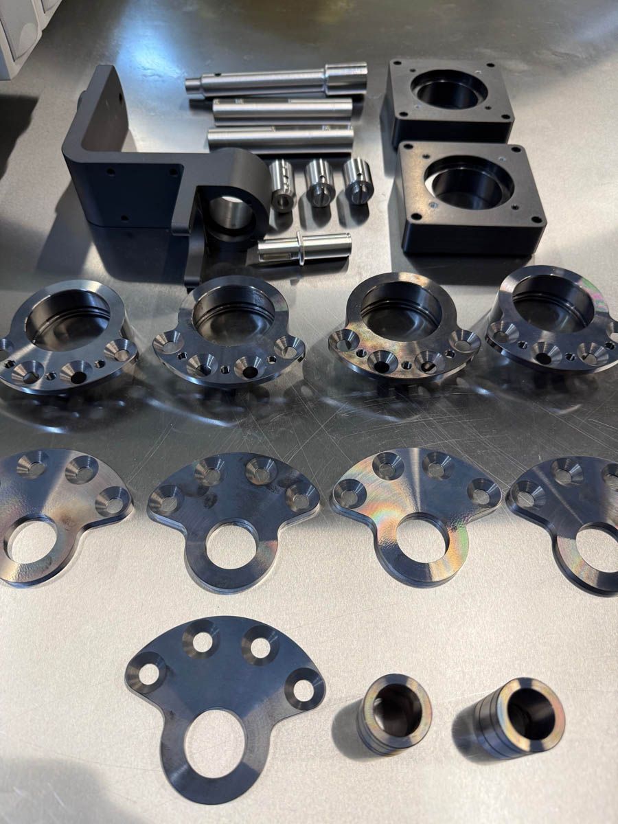 Verschiedene bearbeitete Metallteile