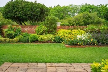 Aménagement paysager d'un jardin dans une propriété à proximité de Dijon.