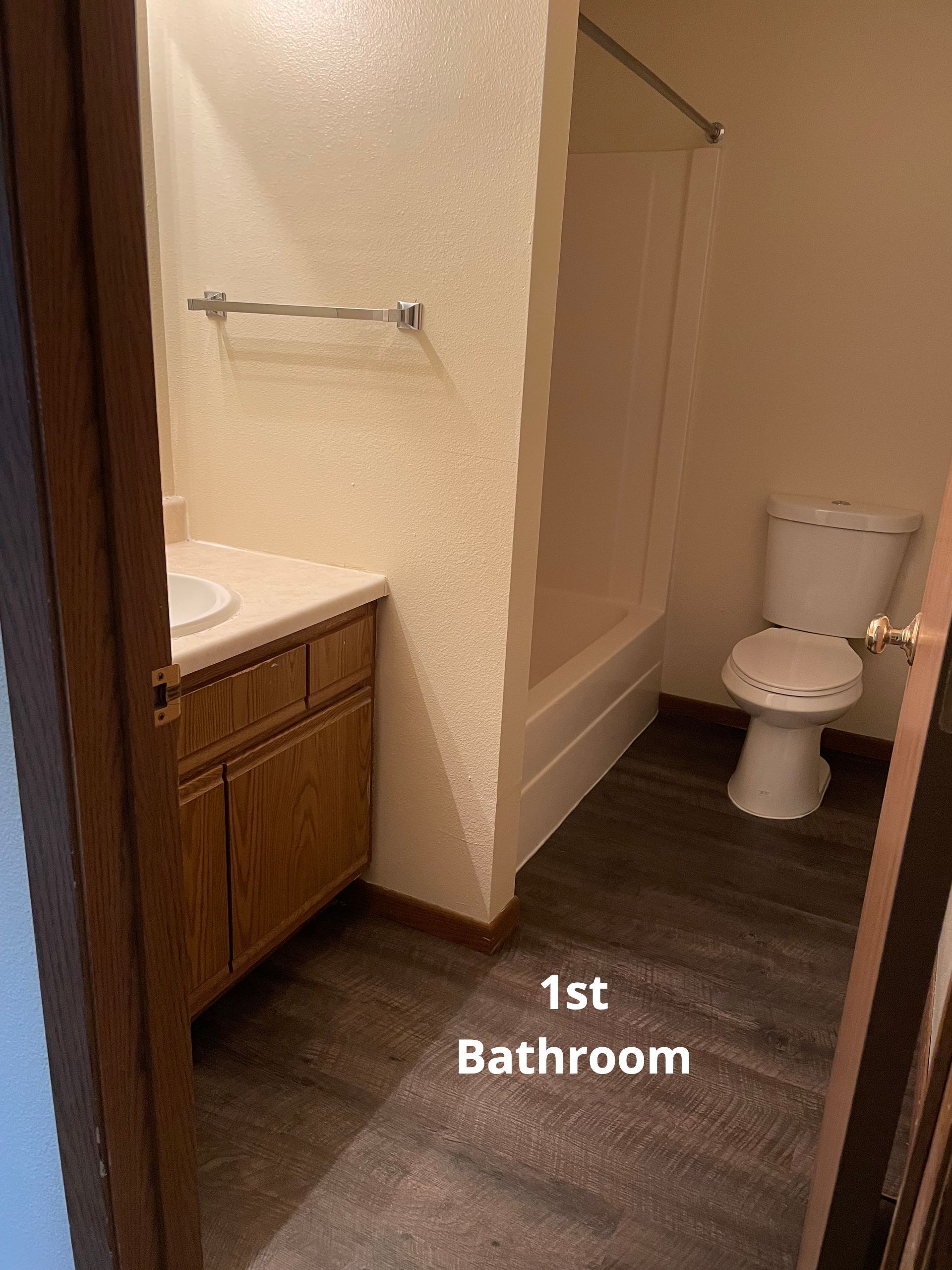 Campus East Apartments / LANS Property Management