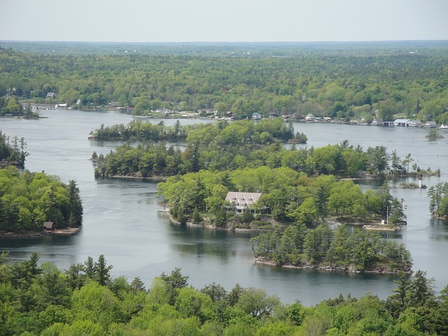 An aerial view of thousand islands parkway