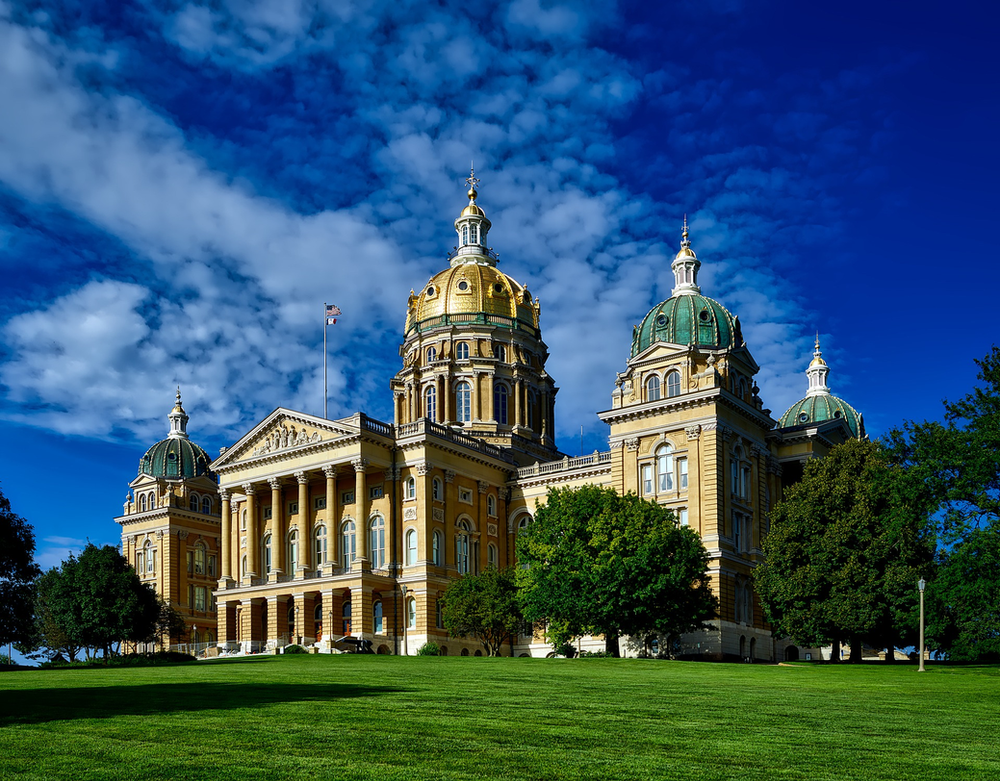 The Iowa state capitol building in des moines
