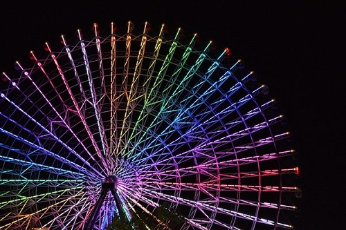 Tempozan Ferris Wheel is lit up at night