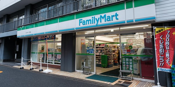 A family mart convenience store selling fried chicken