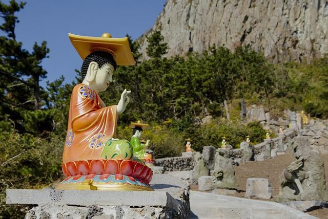 a statue in the seogwipo neighbourhood of jeju