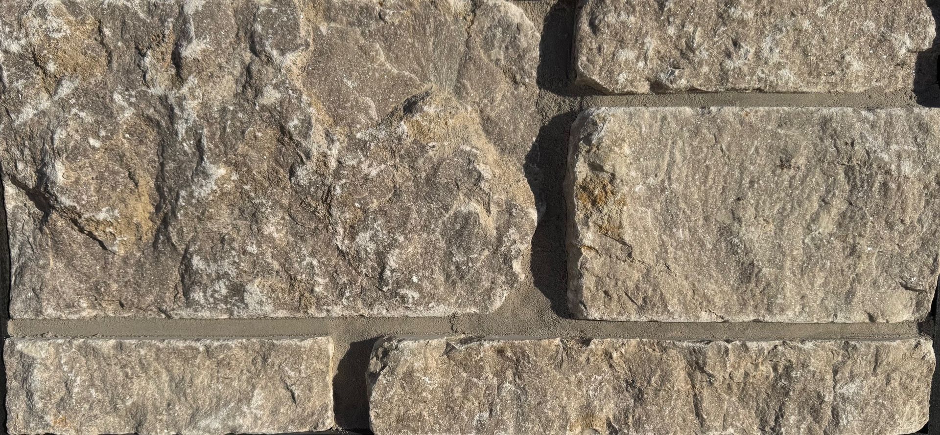 Hickory Dimensional Tumbled Veneer Sample Board at Silverdale Quality Stone
