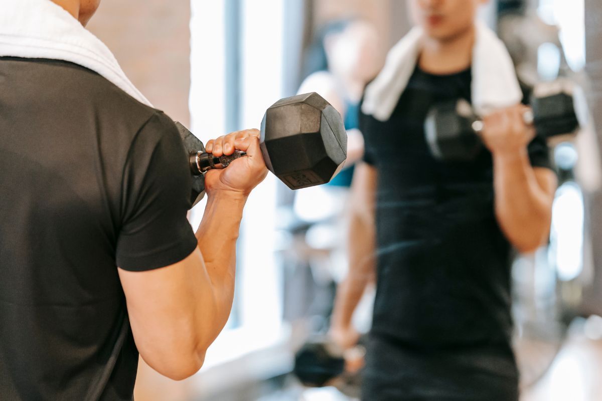 Musculação e epicondilite lateral: o que fazer?