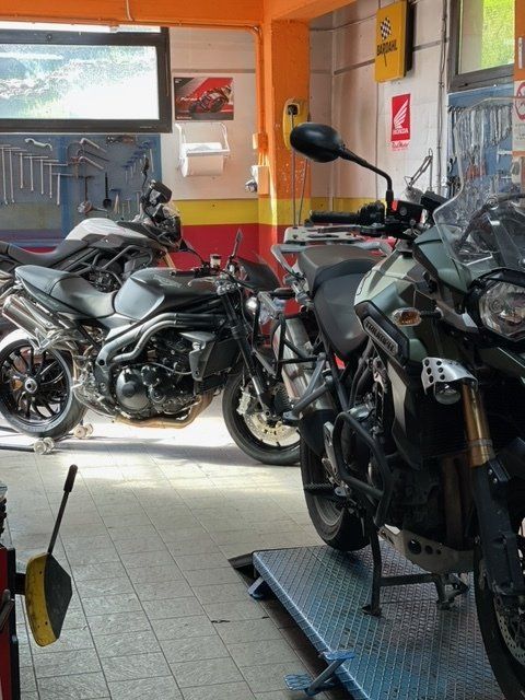 moto in officina