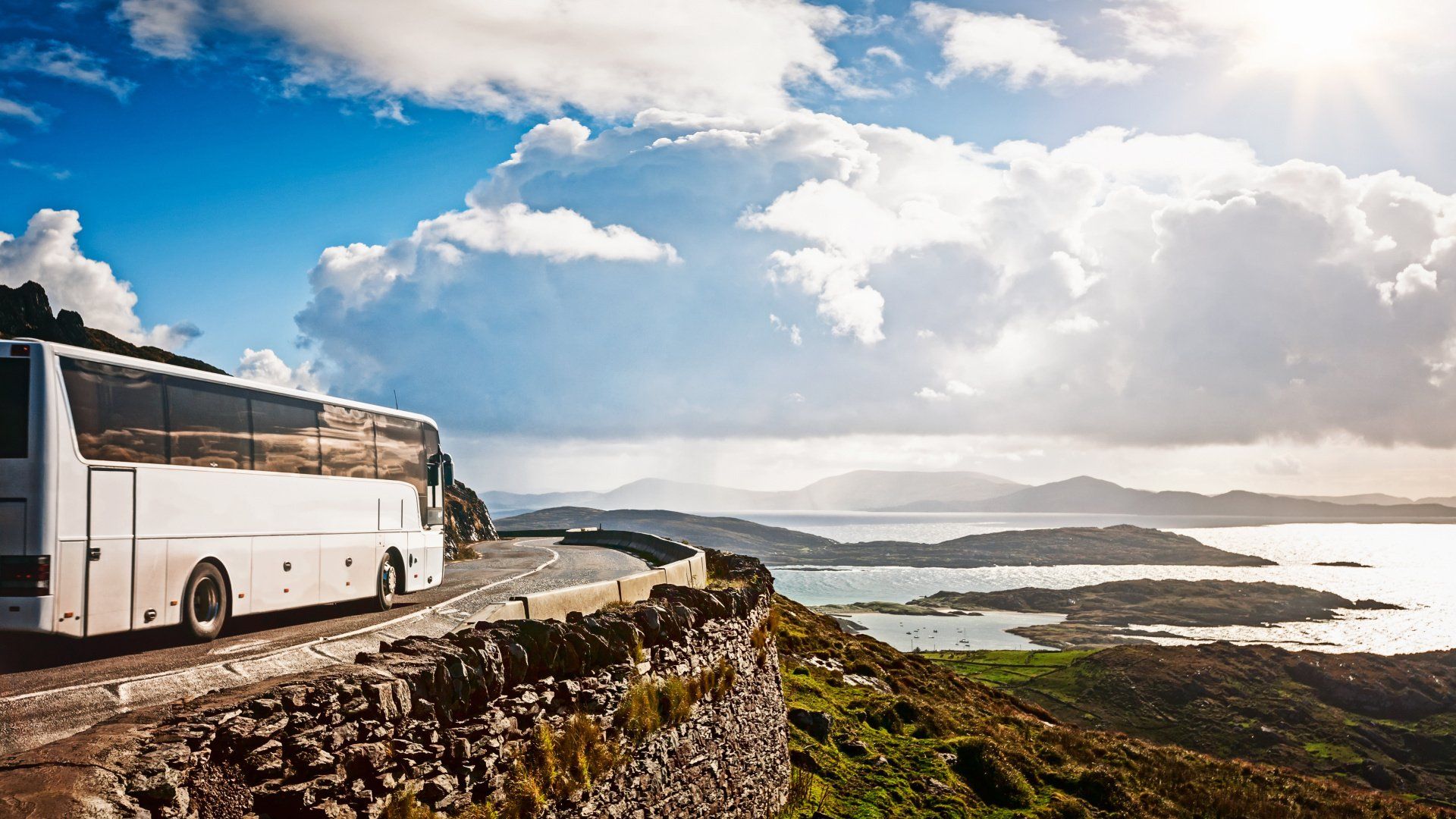 Fernbus am Meer