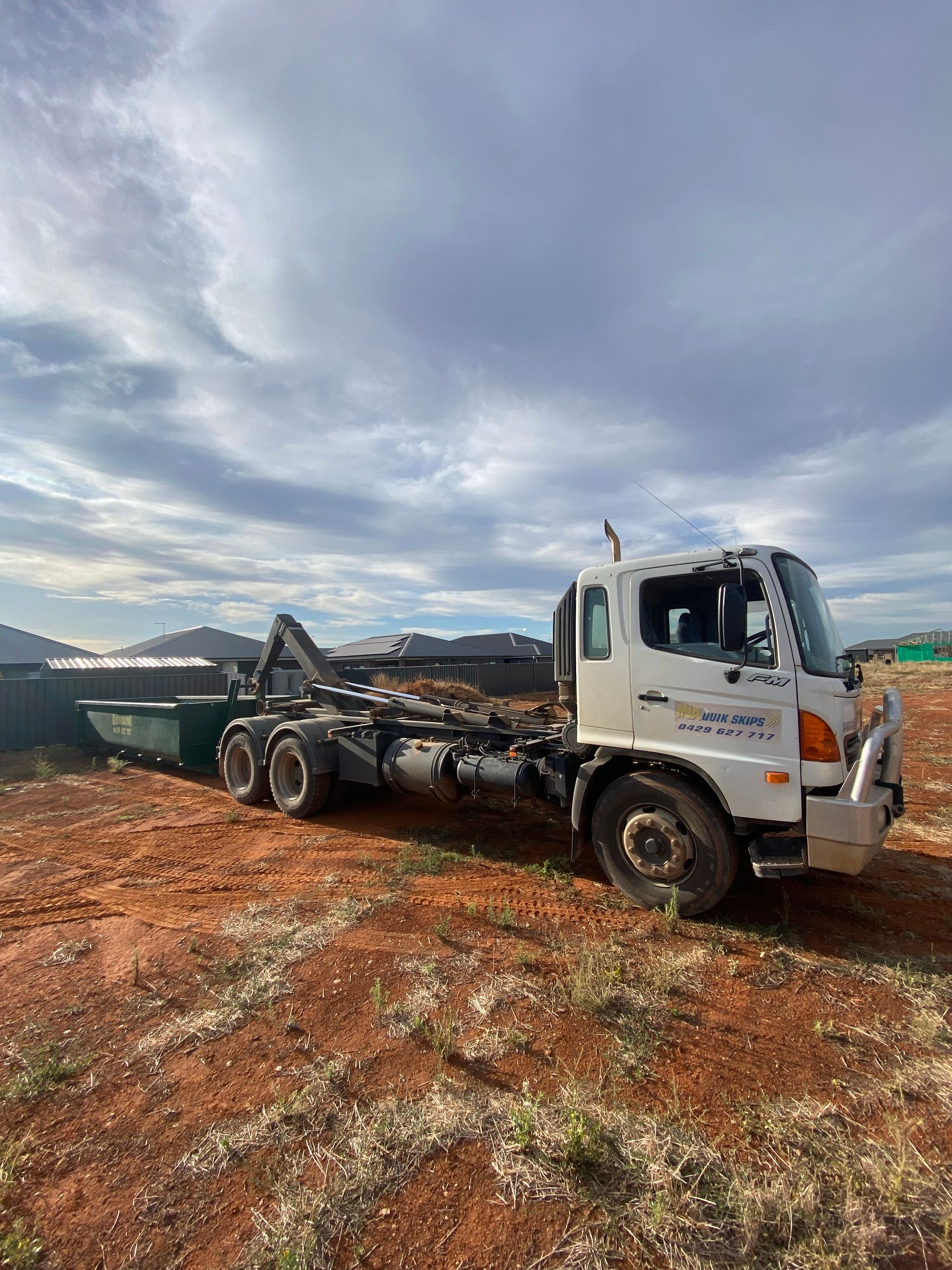Hook Lift Bin Truck — Griffith, NSW — MIA Quickskips