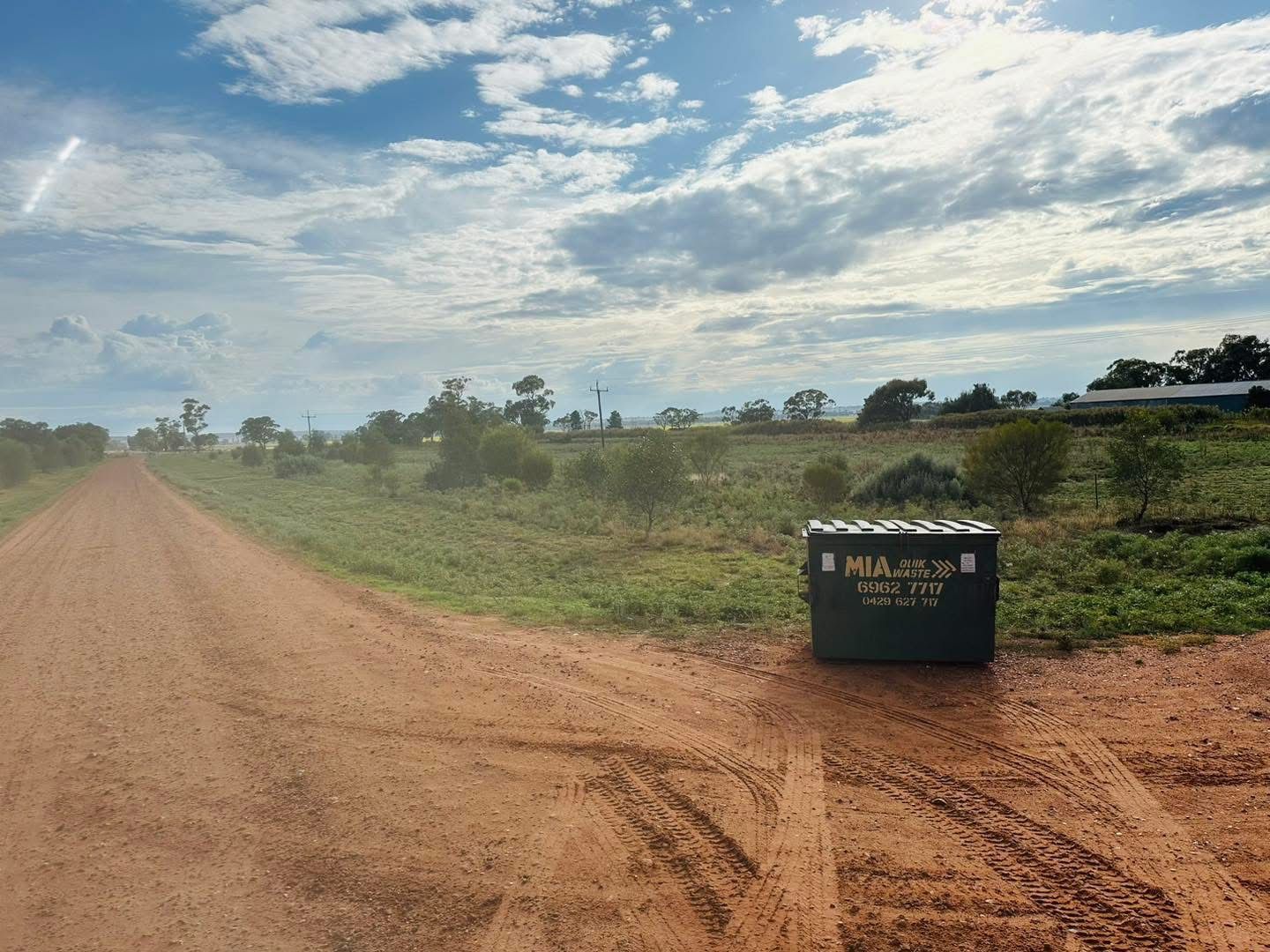 Front lift bin hire Griffith NSW – commercial waste bin delivery by MIA Quik Waste
