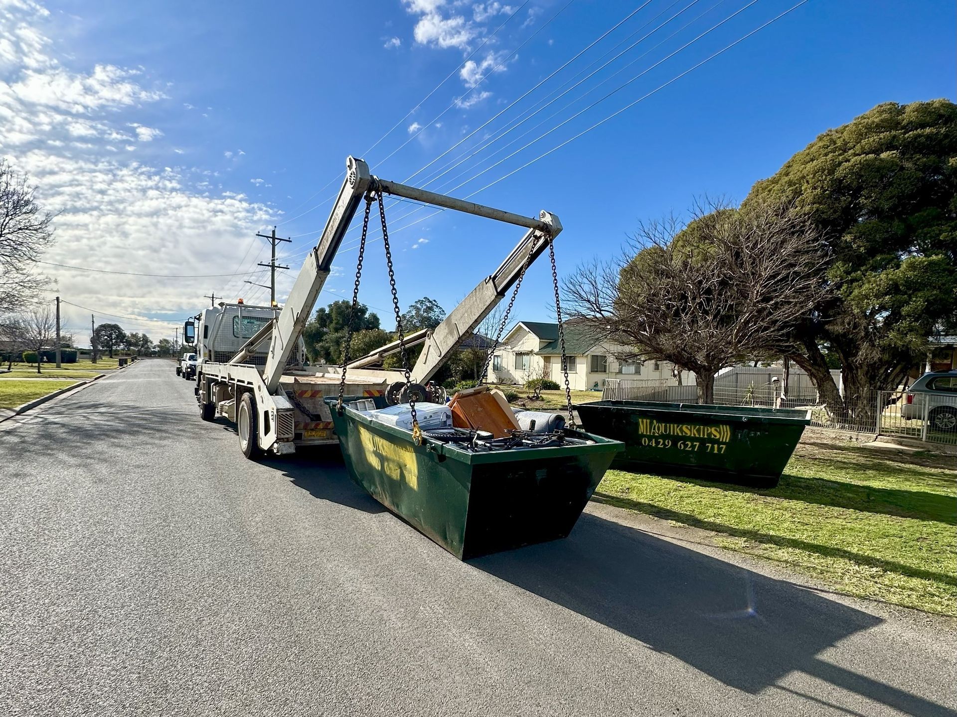 spring cleanup with skip bin hire in Griffith and Leeton. Various sizes and affordable prices.
