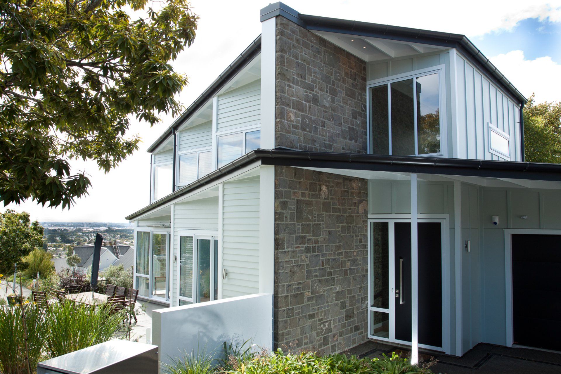 Southern Stonemason used a stone from a local Oxford Quarry