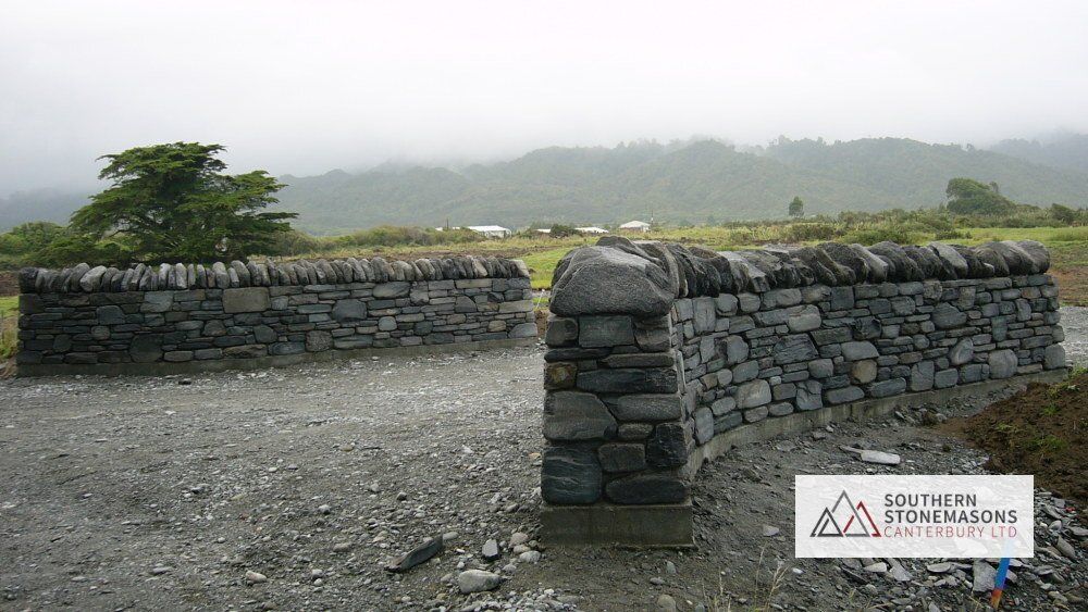 schist entrance wall