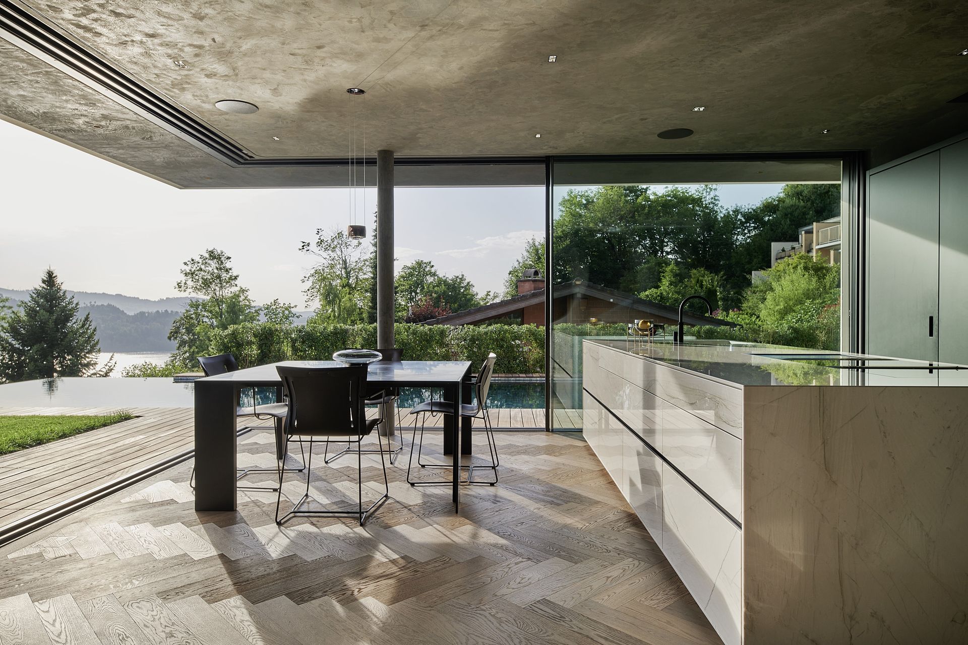 Minimalistic vanishing corner doors offering the full uninterrupted view 