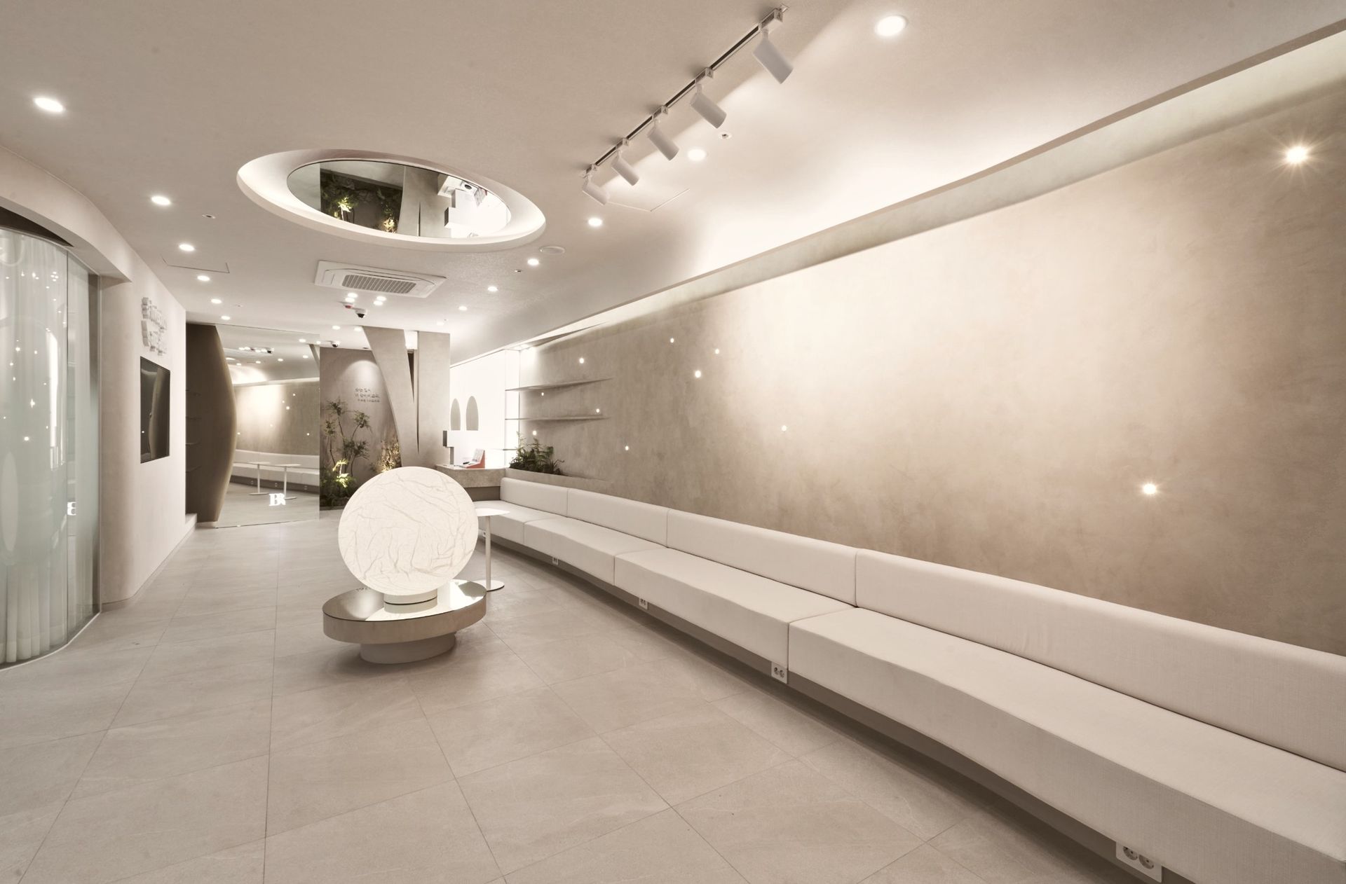 Waiting lounge for patients and families at Yonsei Baro, Isu Station, Seoul