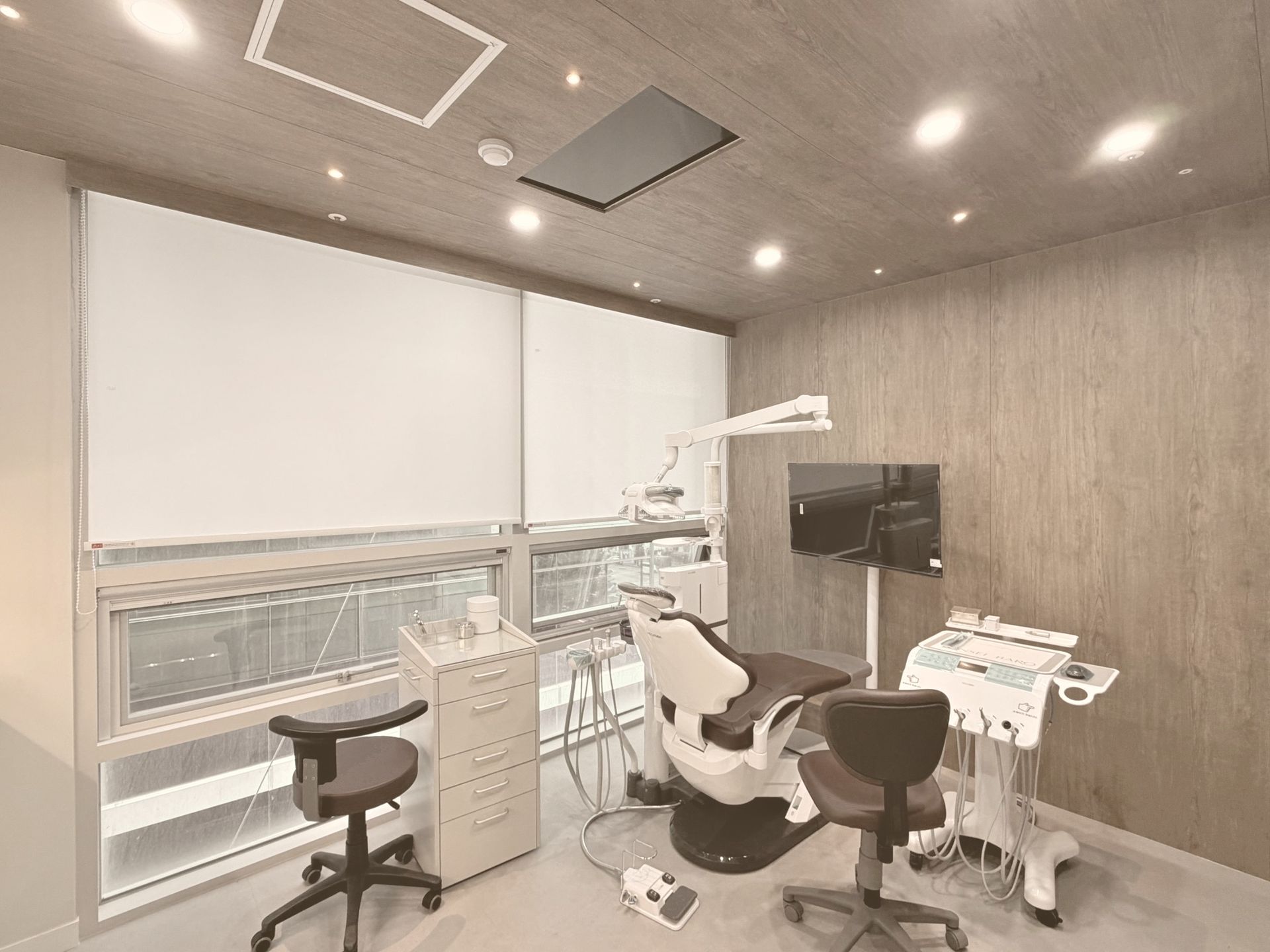 Treatment area with dental chairs at Yonsei Baro Orthodontics & Pediatric Dentistry, Seoul