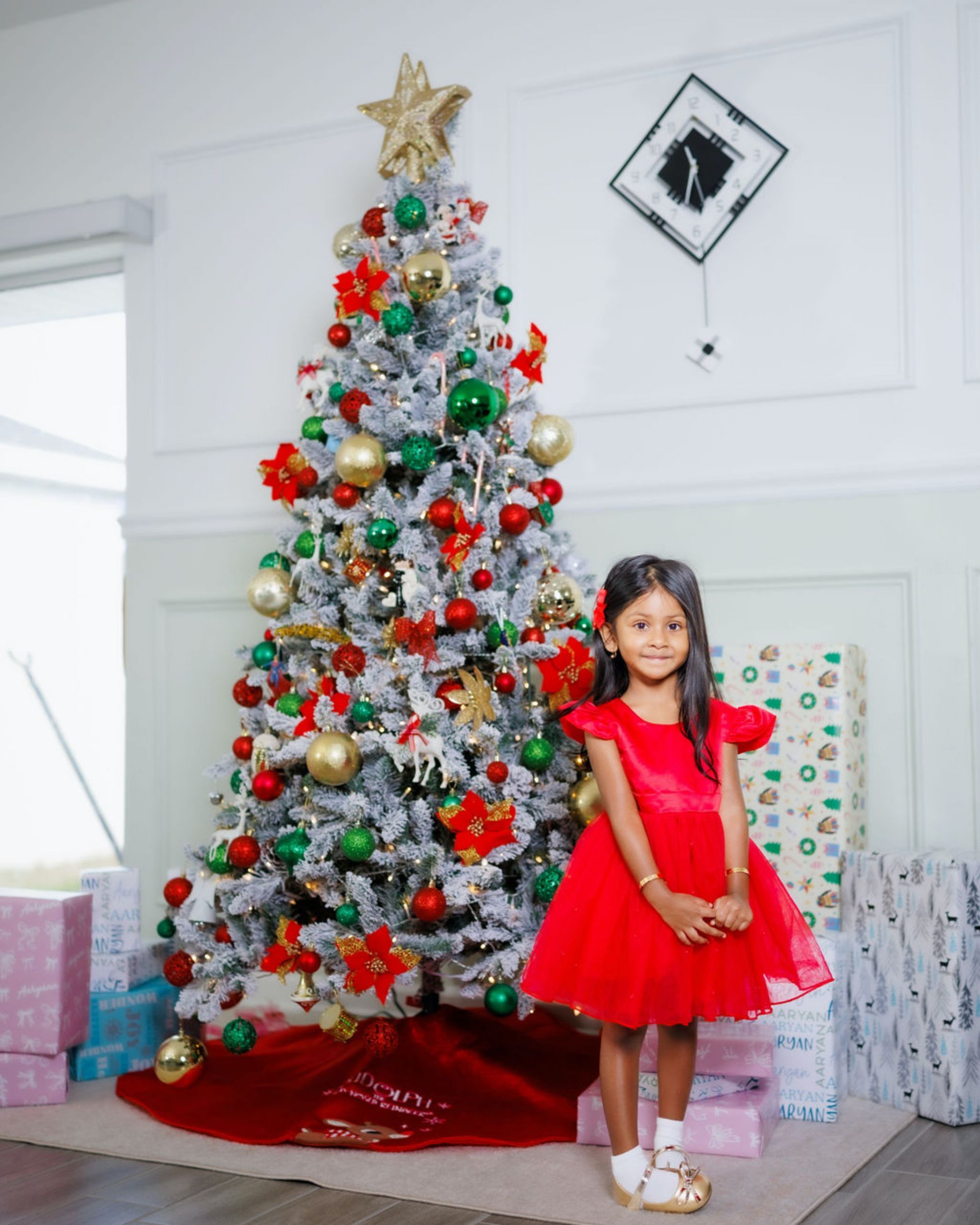 Family Christmas Photos Orlando FL | FL Fun Family Christmas Photos | Cute Unique Family Christmas Photos FL |  Professional Family Christmas Photos | Creative Holiday Family Photos in Orlando FL | Christmas Family Photoshoot