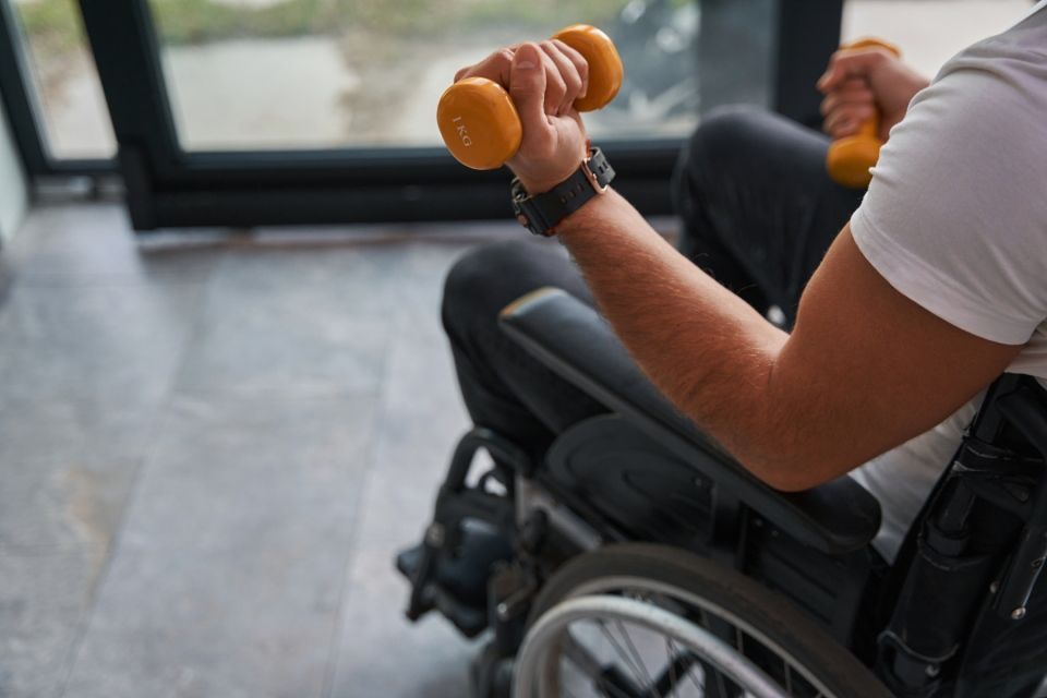 injured person lifting weights
