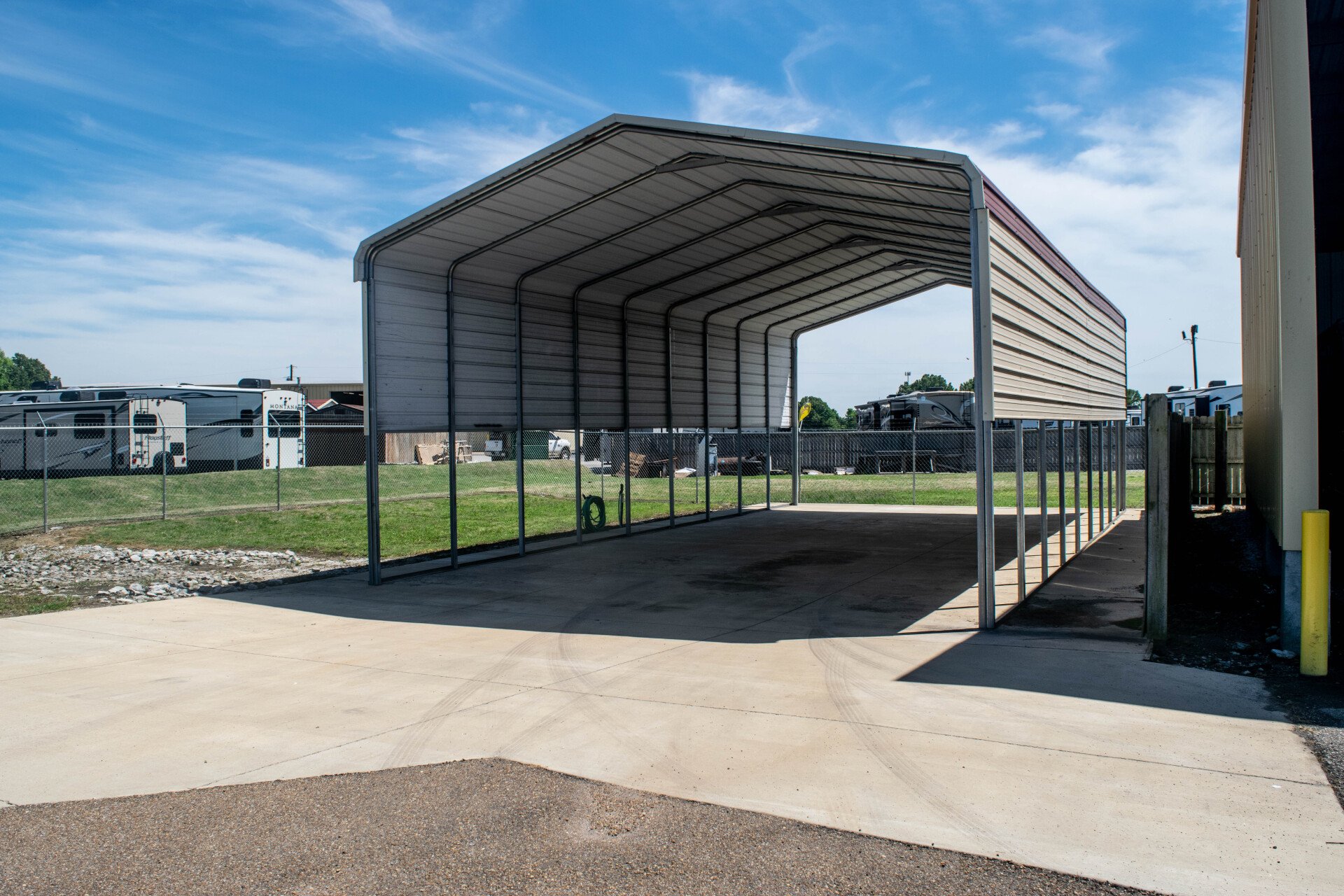 Vaughn's RV and Boat Storage Jackson Tennessee Covered Uncovered