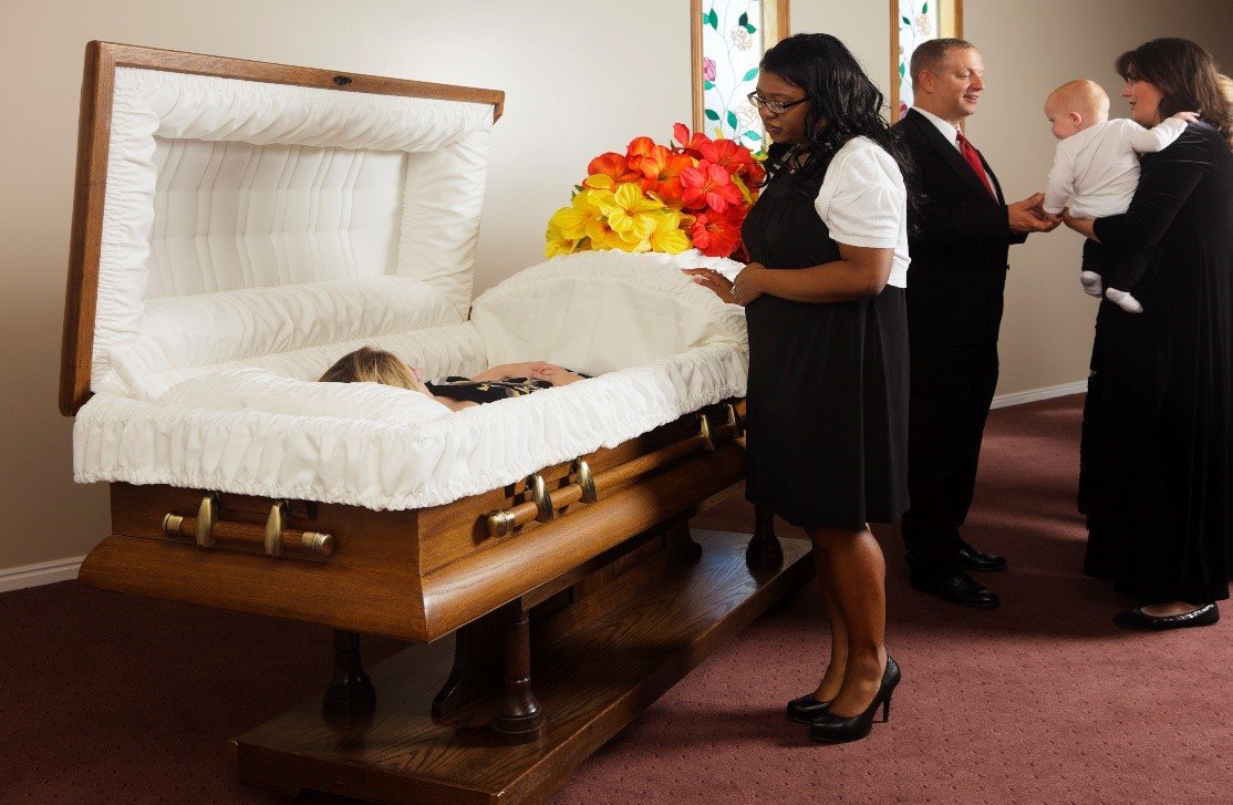 Funeral Service Vs. Memorial Service | Gamez & Sons