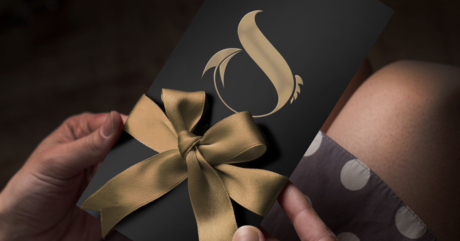 hand holding la dragon gift voucher