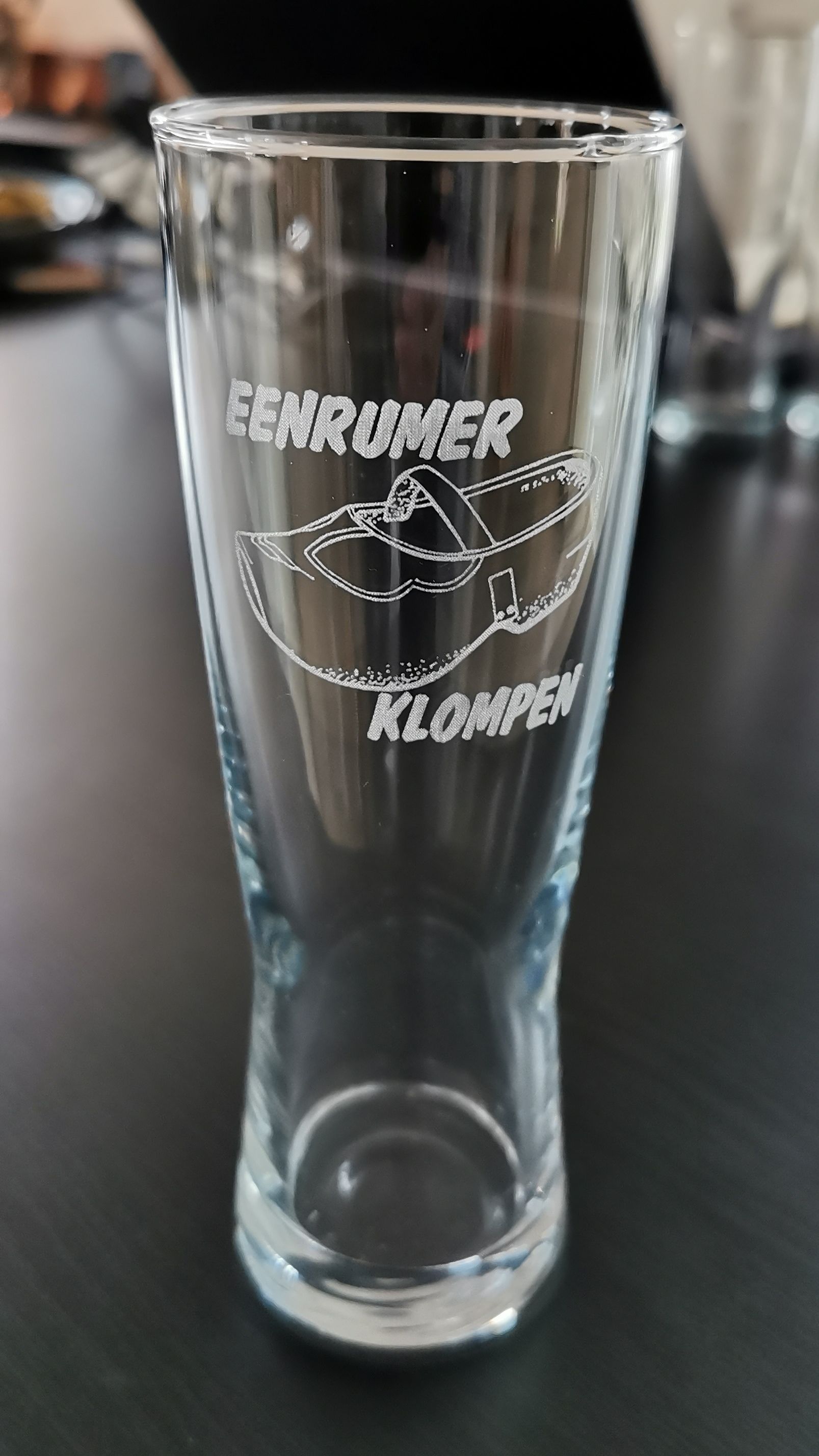 Bierglas met logo Eenrumer Klompen