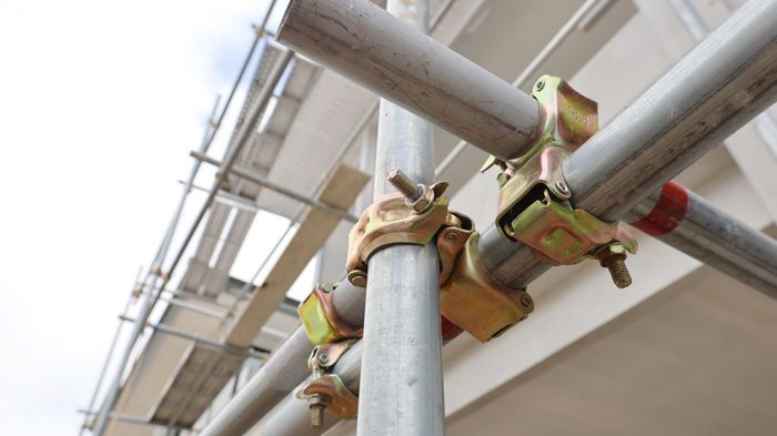 Metal scaffolding pipe clamp