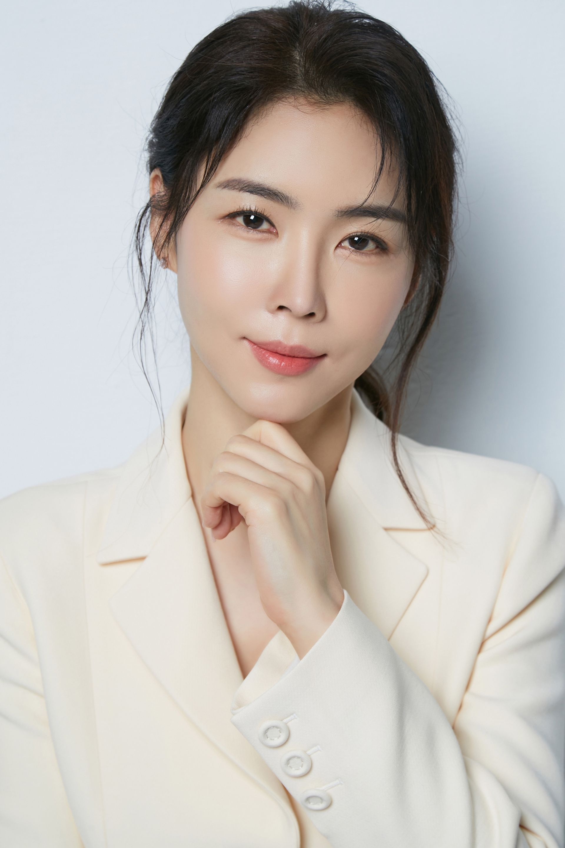 Dr. Jeong Heon Lee, founder of JRYN Dermatology Seomyeon Busan