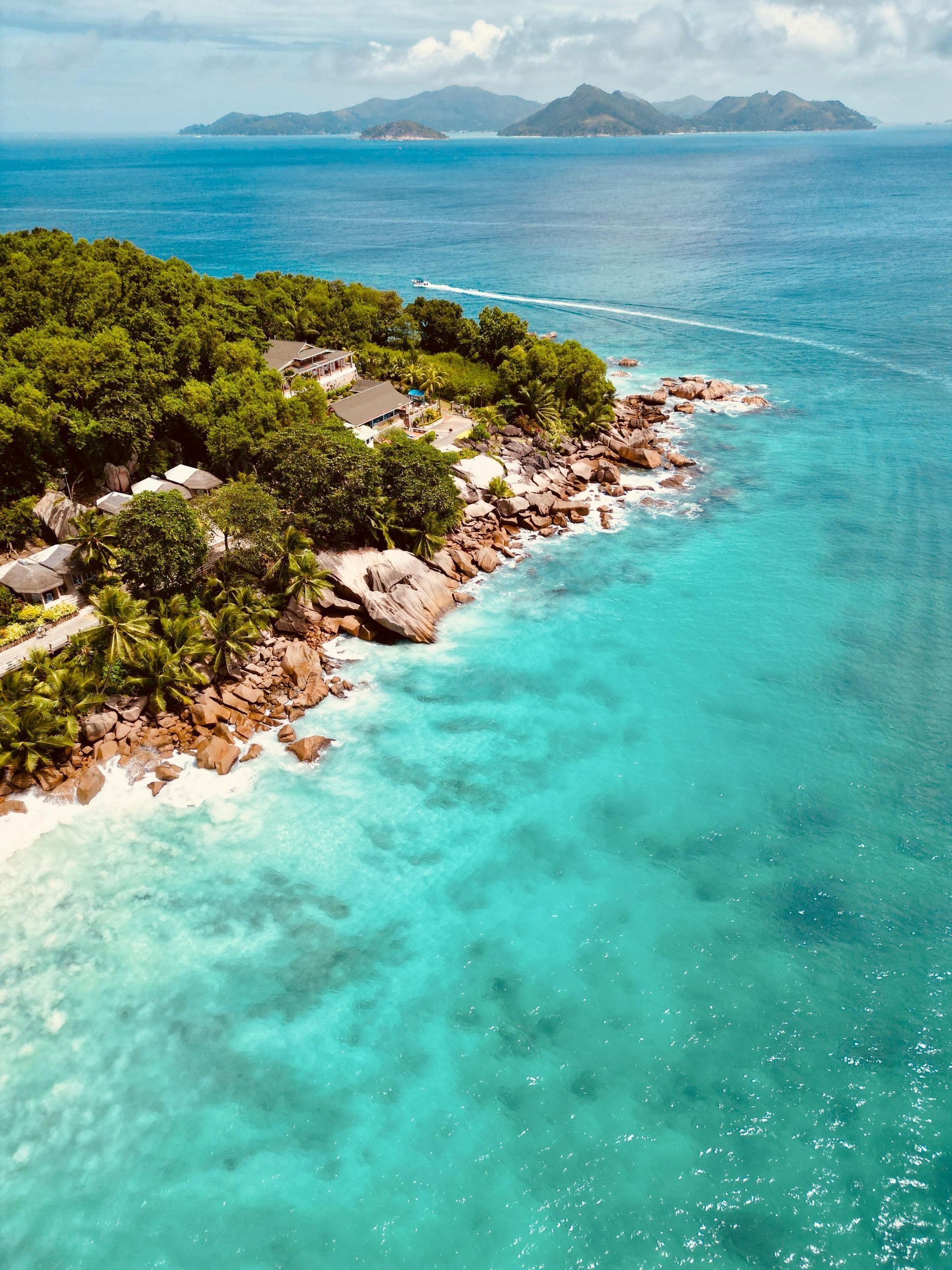 The coast of Le Domaine de L'Orangeraie Resort & Spa on La Digue island, Seychelles