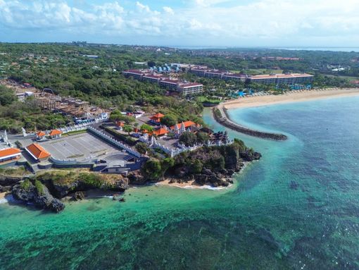 Pura Geger Dalem Pemutih temple situated on a cliff edge overlooking Nusa Dua Beach in Bali