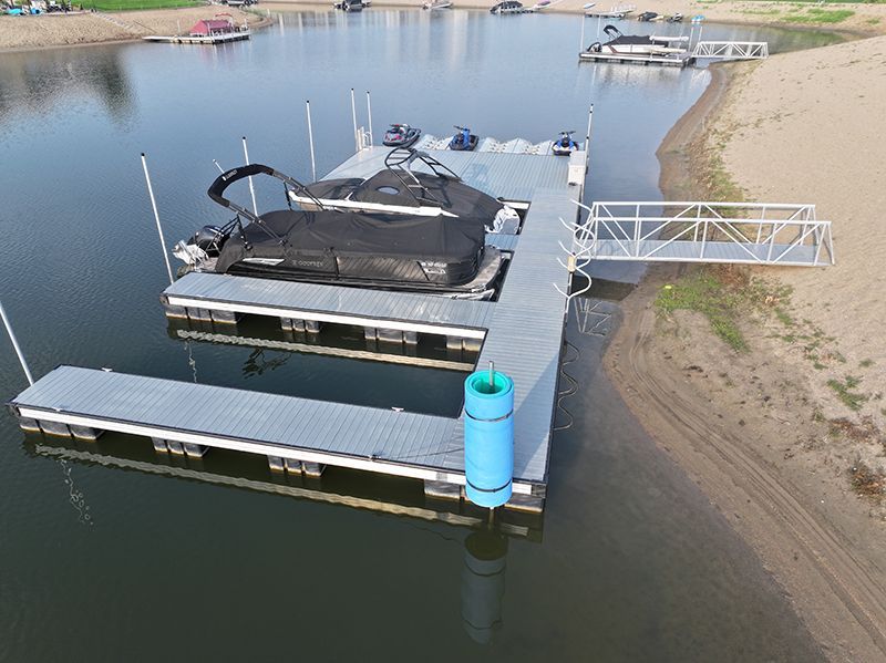 Wahoo floating dock