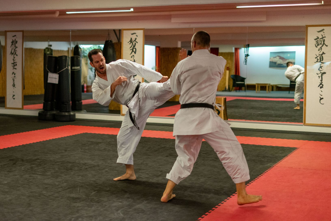 Kampfschrei bei Partnerübung Karate
