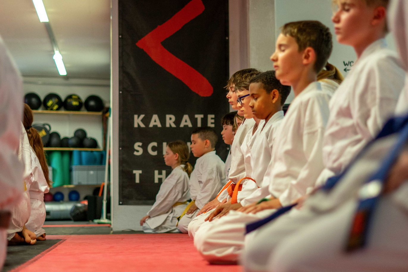 Mediation konzentrierte Haltung Mokuso Karatetraining.