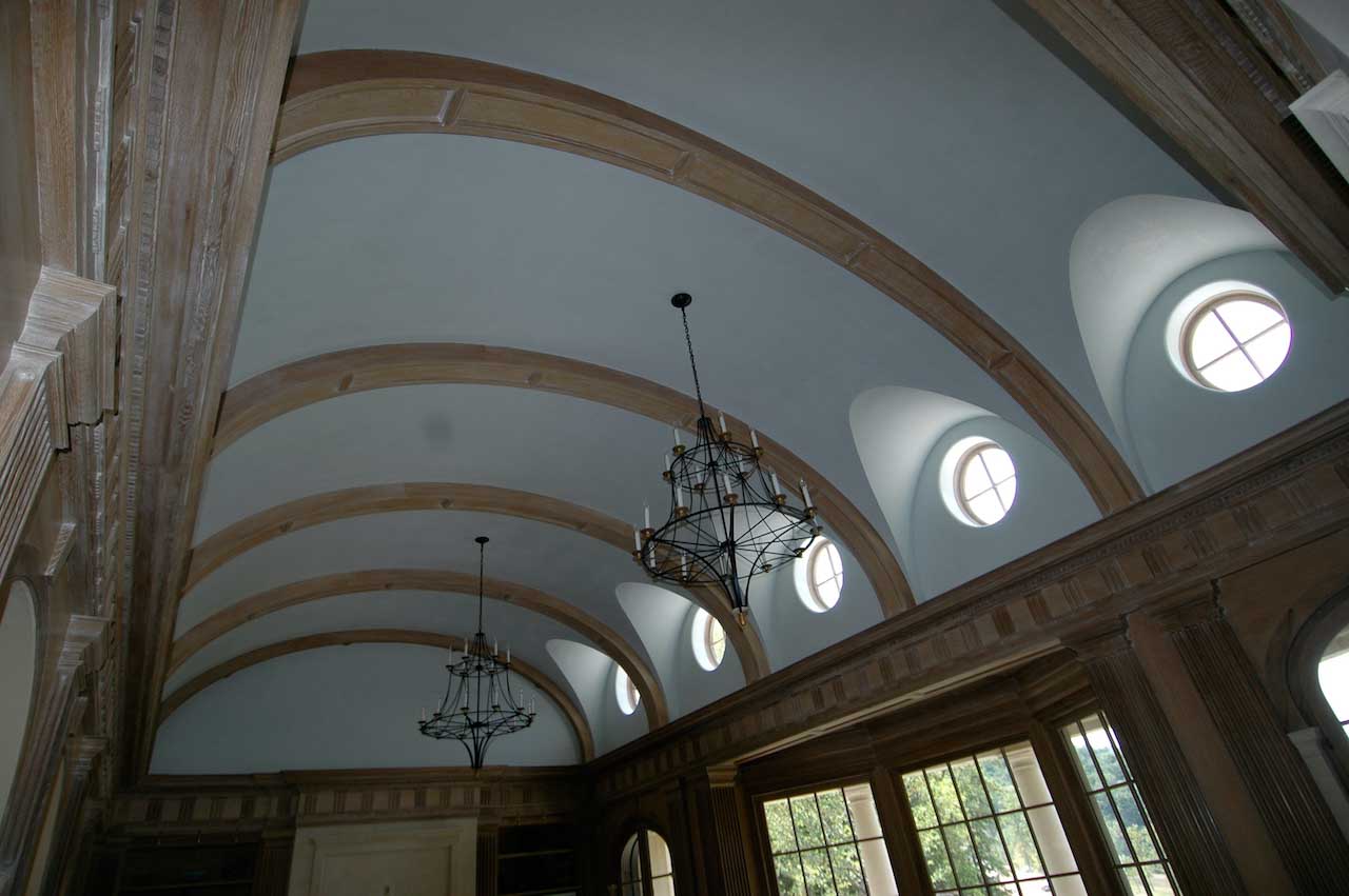 venezia stucco image of an ancient hall with curved white marmorino roof
