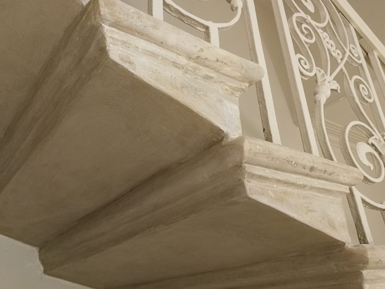 pictures of stairs made with Venezia Stucco plastering product