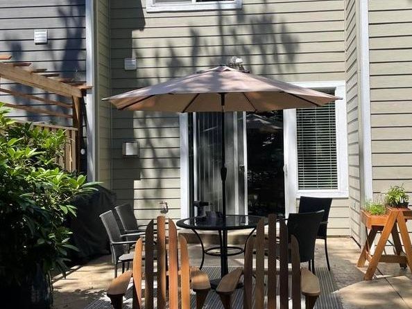 Before Crown Patio Covers installed a White Patio Cover in West Linn Oregon