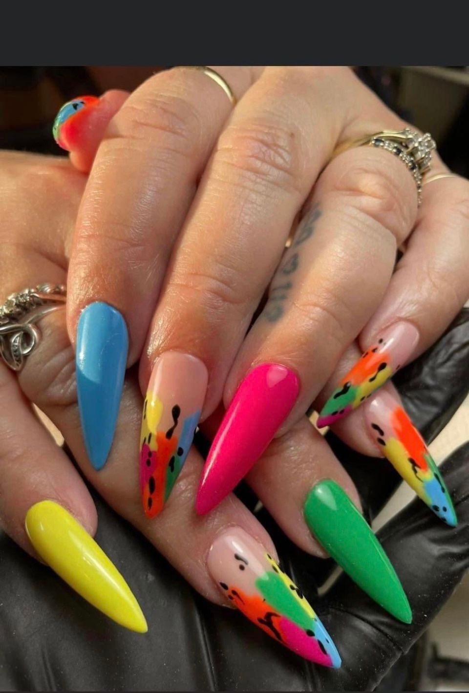 Colour nail art