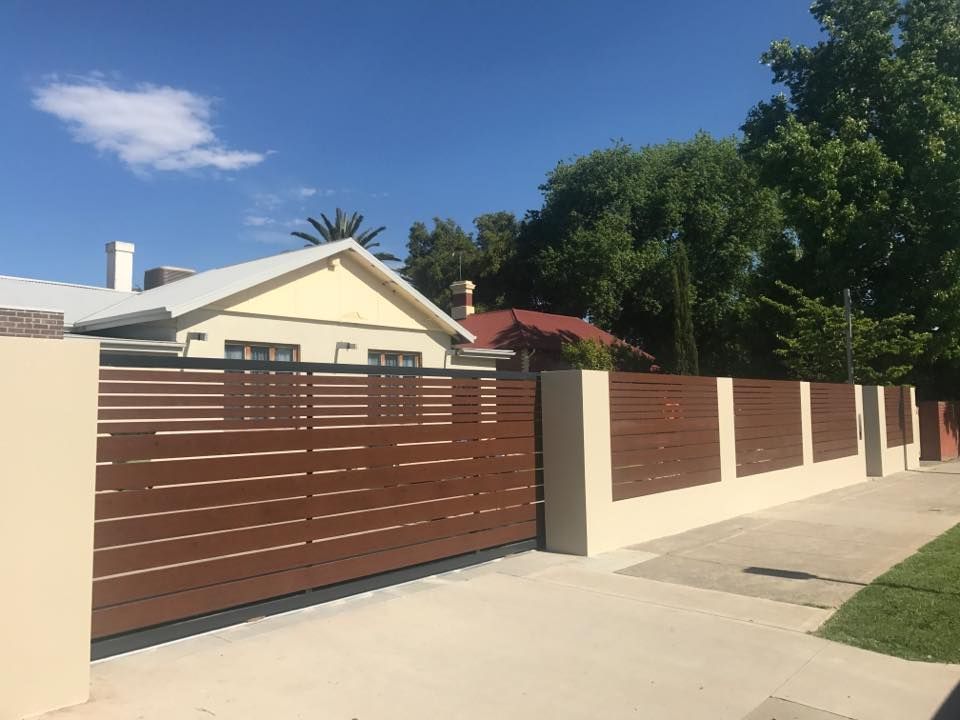 Wood Residential Twin City Fencing — Thurgoona, NSW — Twin City Fencing