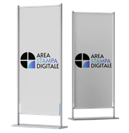 Due banner verticali identici con sfondo bianco e logo Area Stampa Digitale, esposti su supporti in metallo argentato.