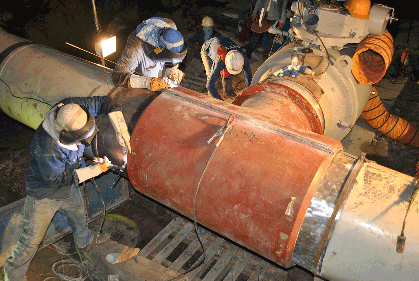 Night pipeline workers